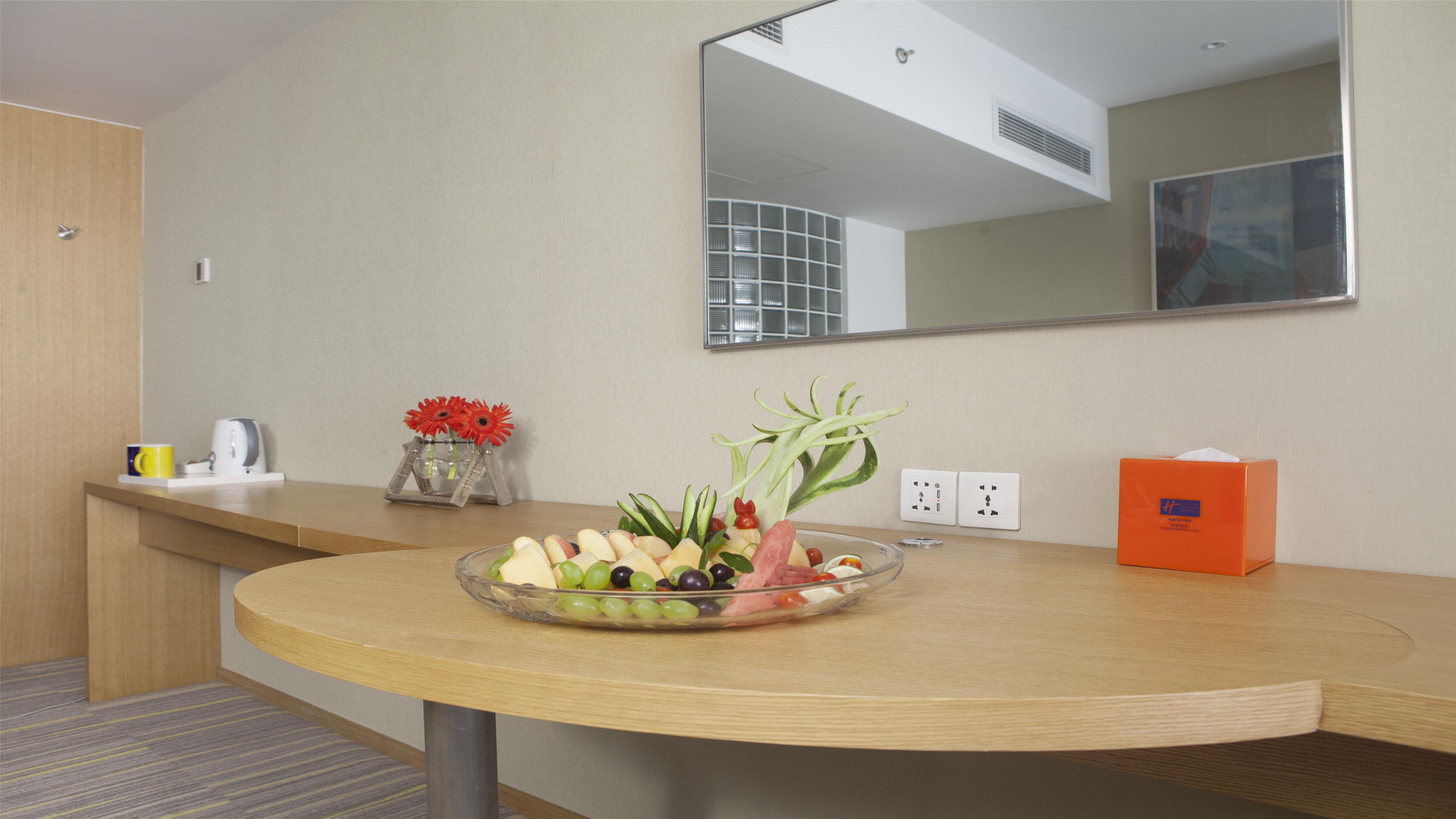 Holiday Inn Express Chengdu Airport Zone Free Shuttle From Shuangliu International Airport To Hotel ,Welcome Drink ภายนอก รูปภาพ