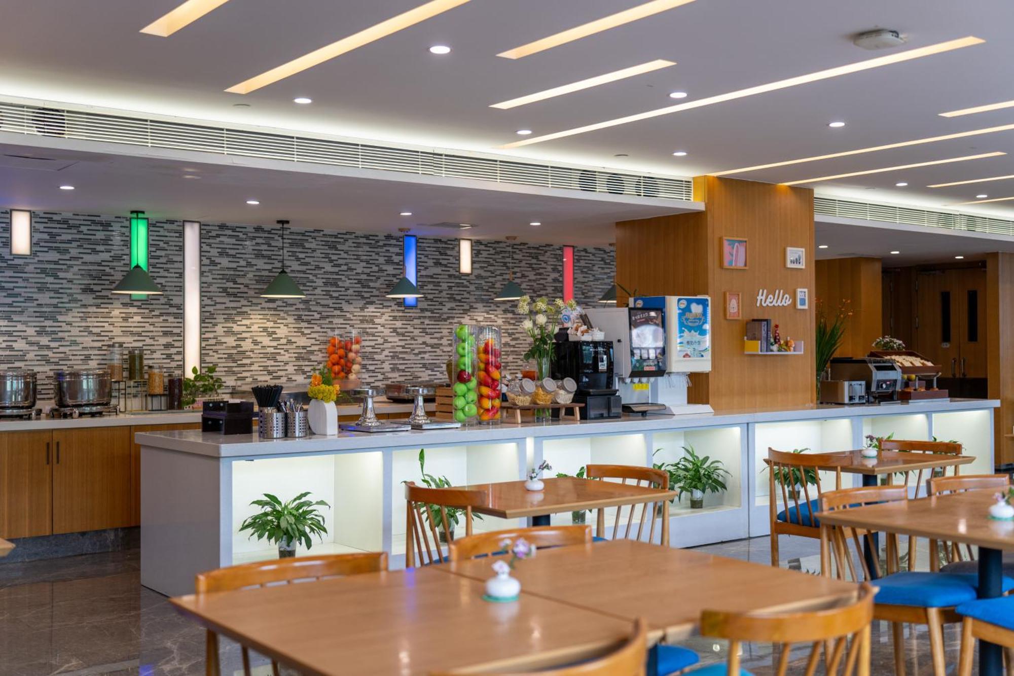 Holiday Inn Express Chengdu Airport Zone Free Shuttle From Shuangliu International Airport To Hotel ,Welcome Drink ภายนอก รูปภาพ