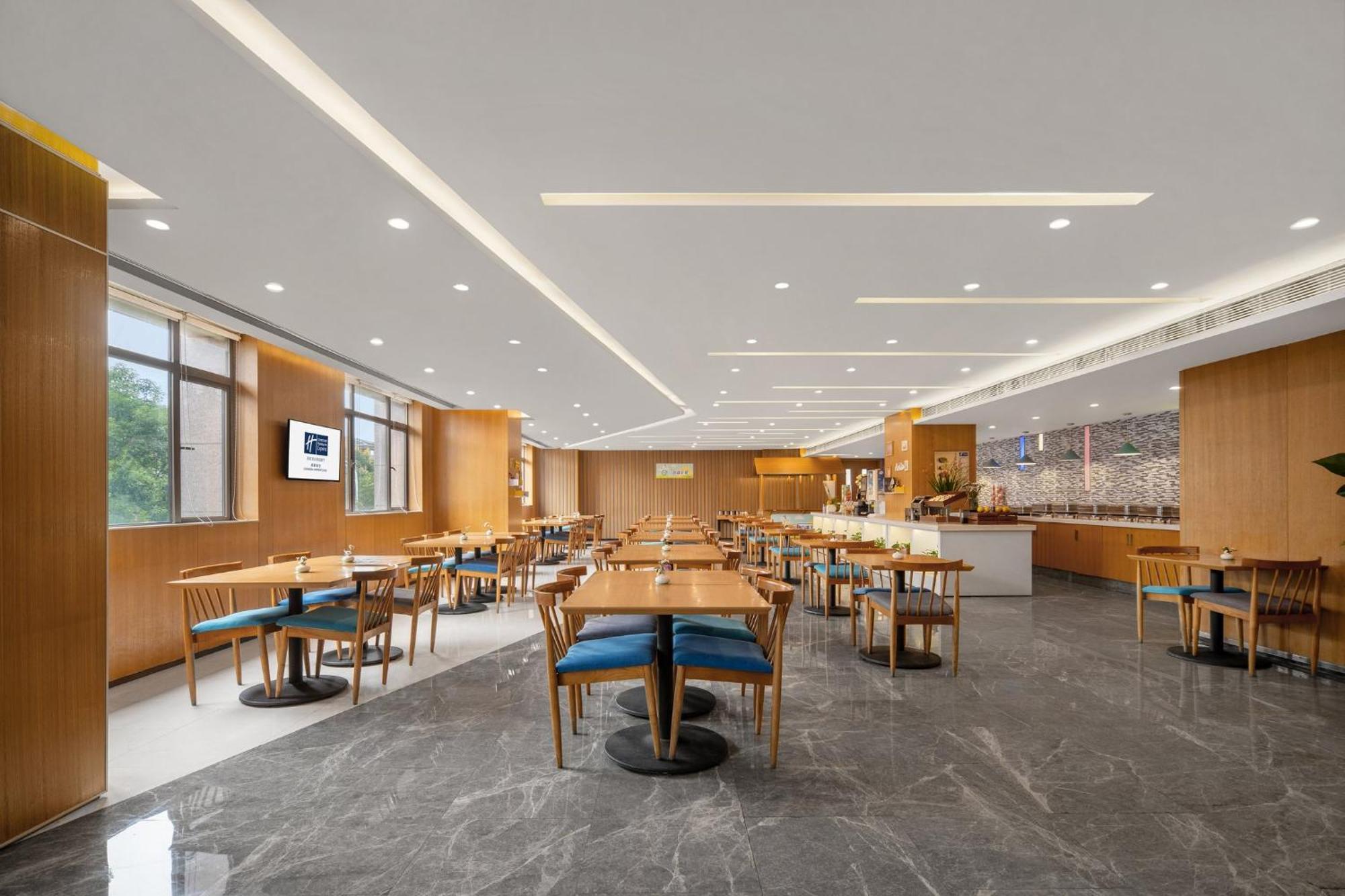 Holiday Inn Express Chengdu Airport Zone Free Shuttle From Shuangliu International Airport To Hotel ,Welcome Drink ภายนอก รูปภาพ