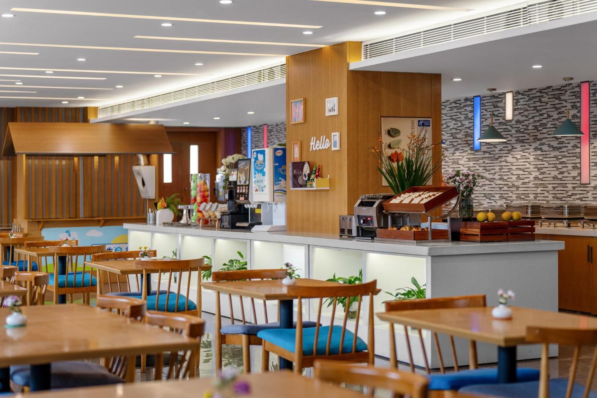 Holiday Inn Express Chengdu Airport Zone Free Shuttle From Shuangliu International Airport To Hotel ,Welcome Drink ภายนอก รูปภาพ