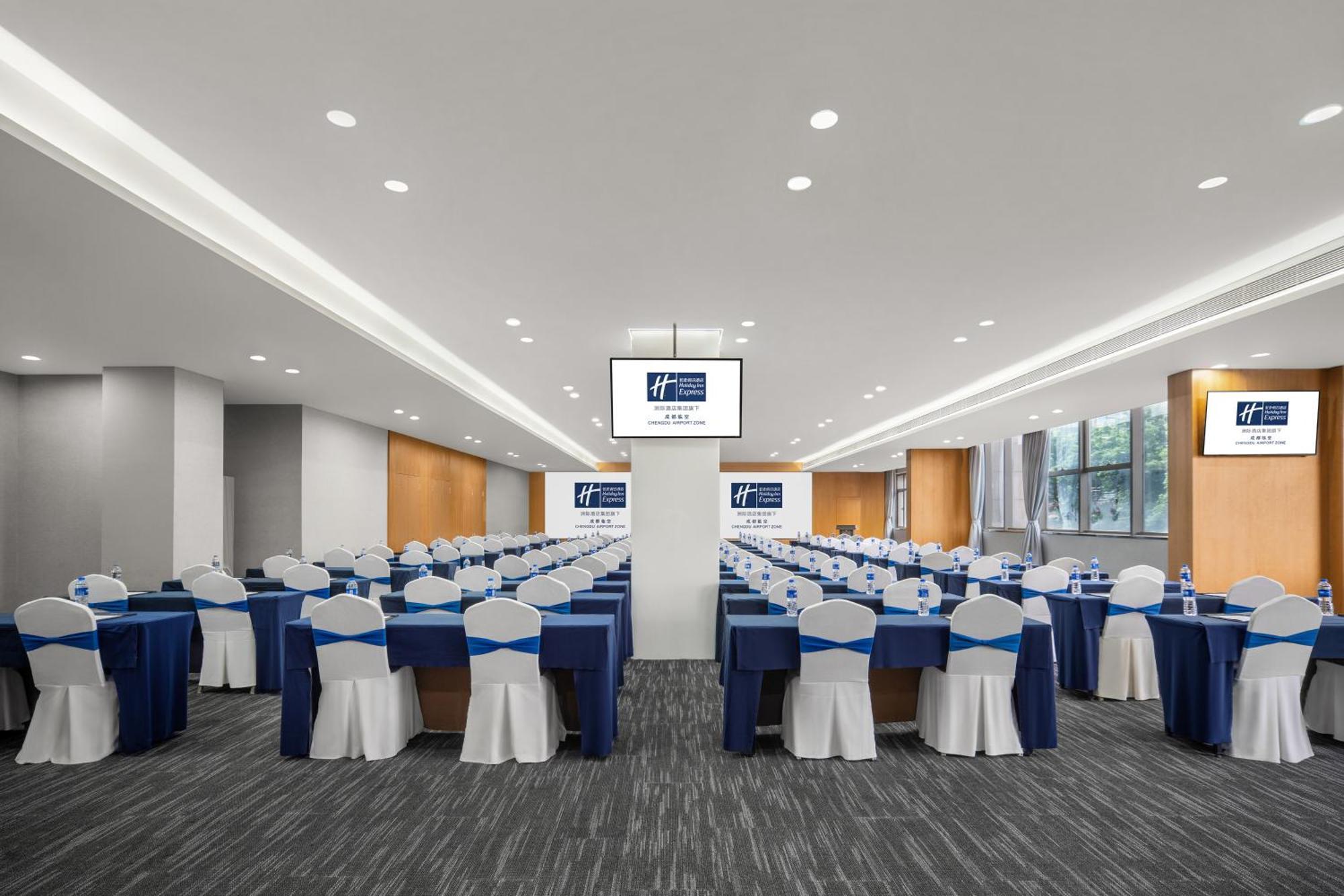 Holiday Inn Express Chengdu Airport Zone Free Shuttle From Shuangliu International Airport To Hotel ,Welcome Drink ภายนอก รูปภาพ